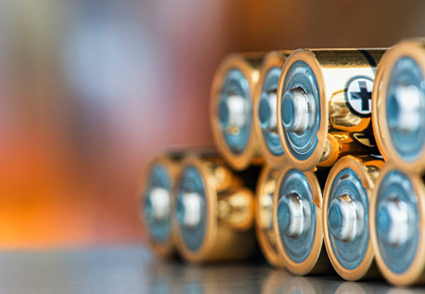 積み上がった電池