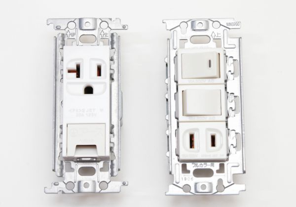 連用器具取付枠