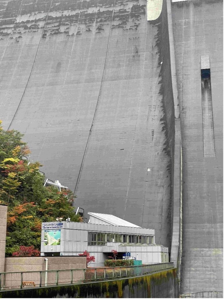 インクラインで迫力の見学