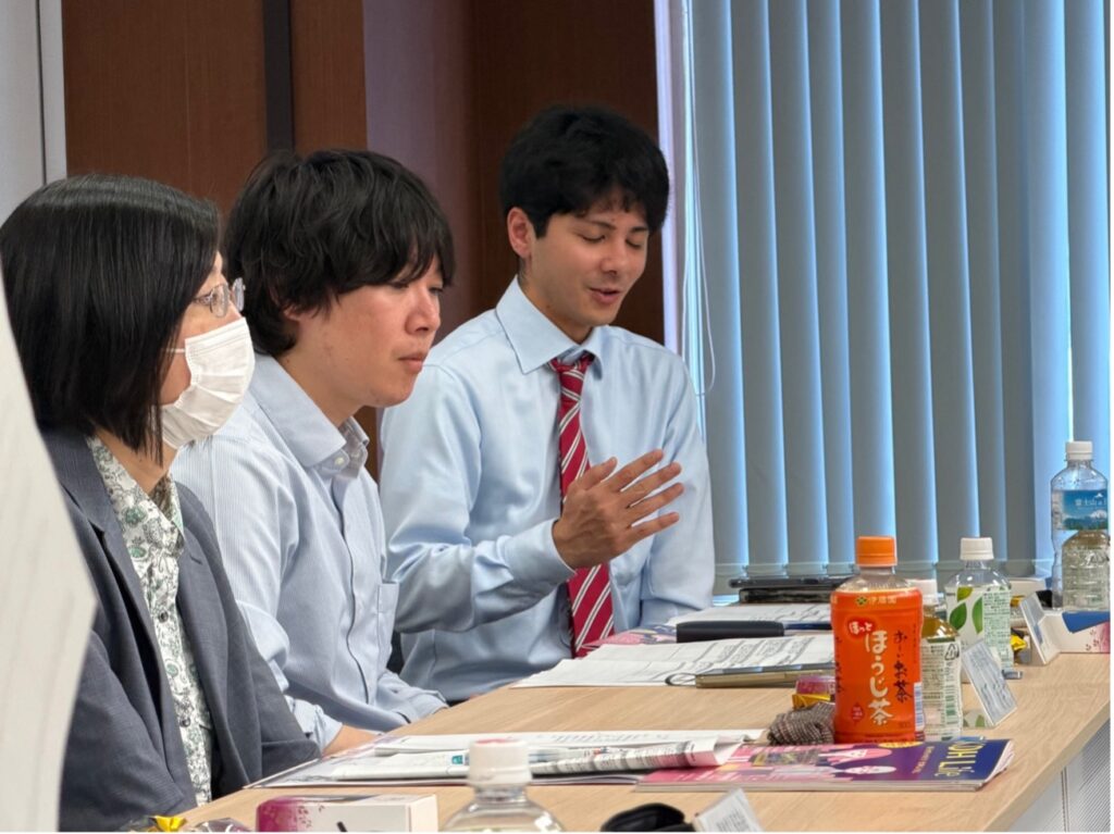 電気保安協会の職員様たち。