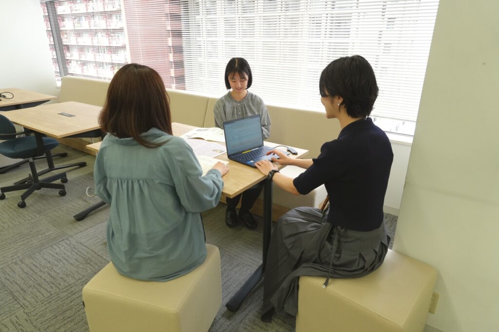 好きなファッションでお仕事できる!関東電気保安協会の広報部門。