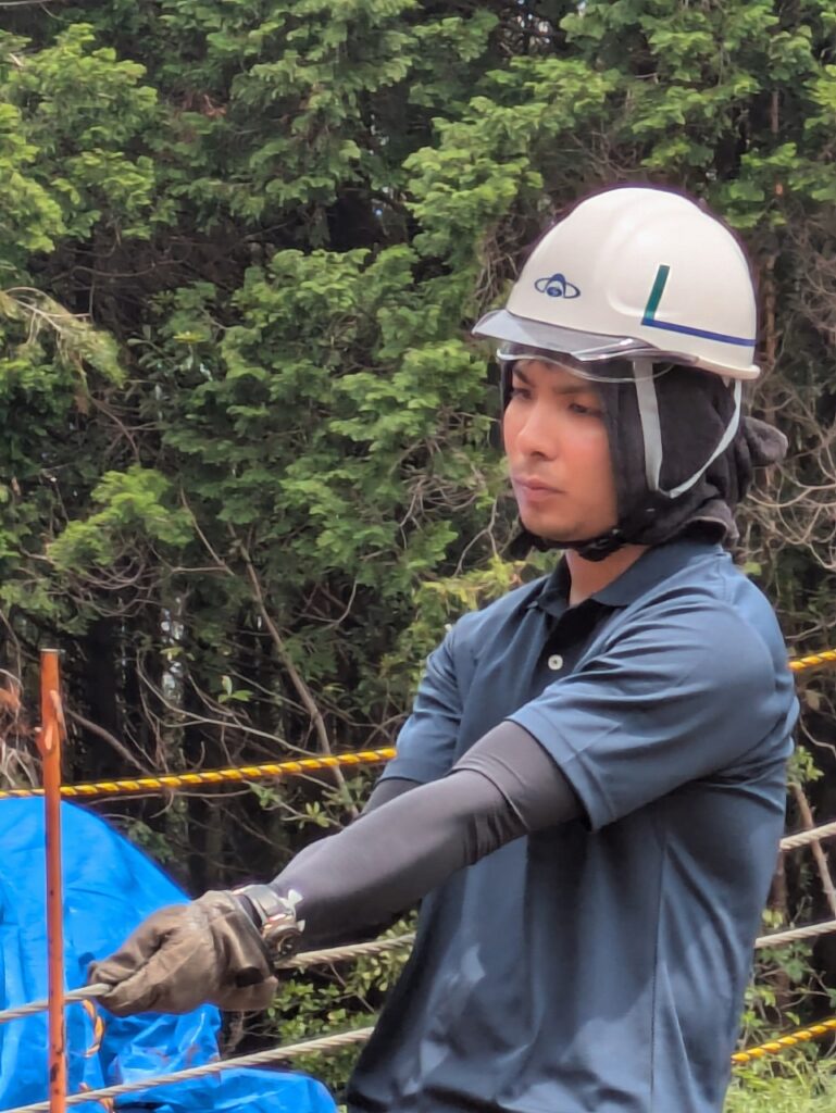 手際よく作業をこなす福田さん