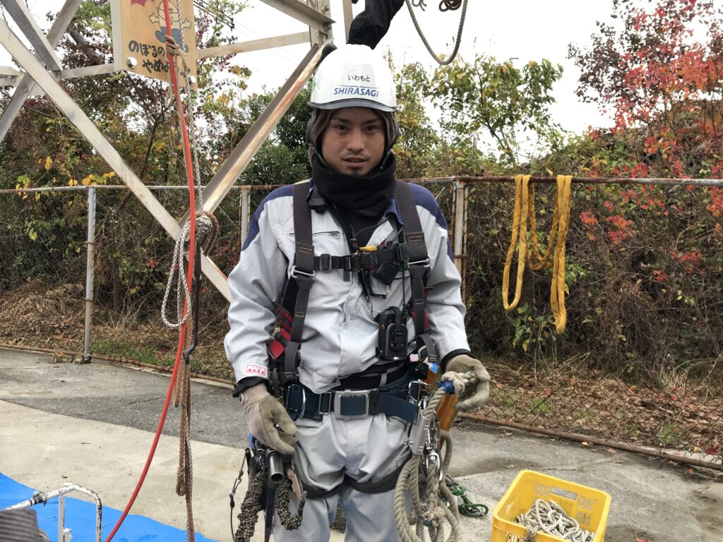 昇上前の岩本さん。ベテランになり、準備も素早く行える。